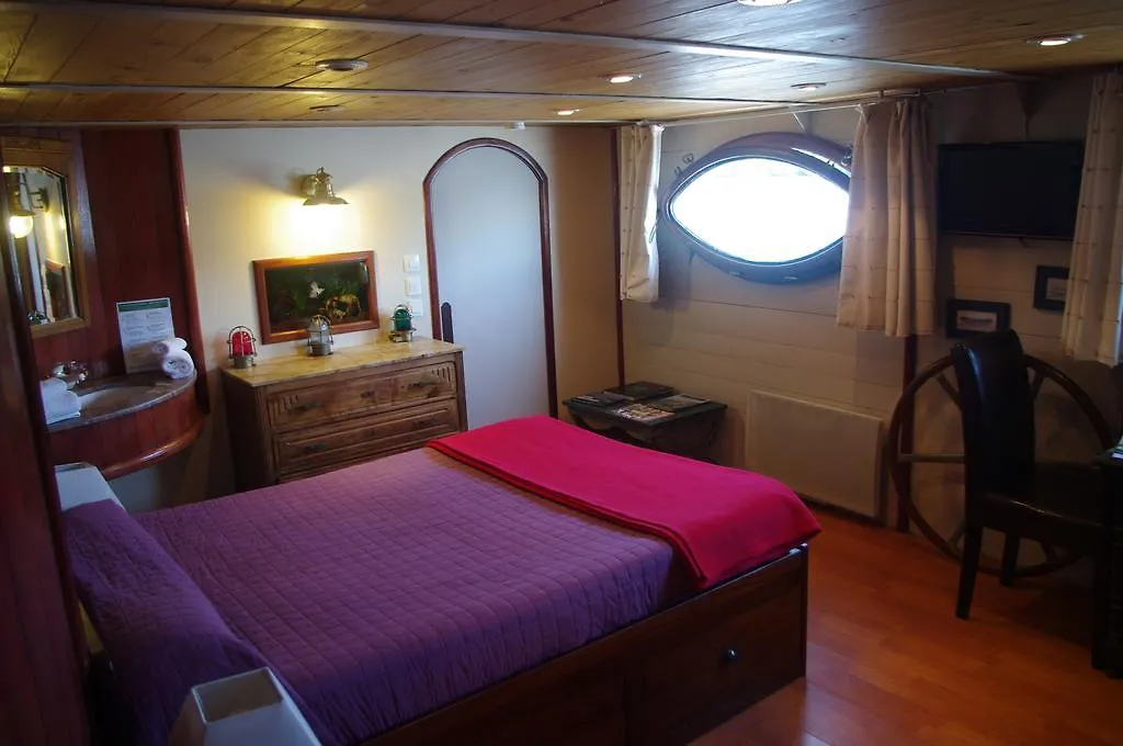 Peniche Le Hasard Bed & Breakfast Villeneuve-les-Avignon