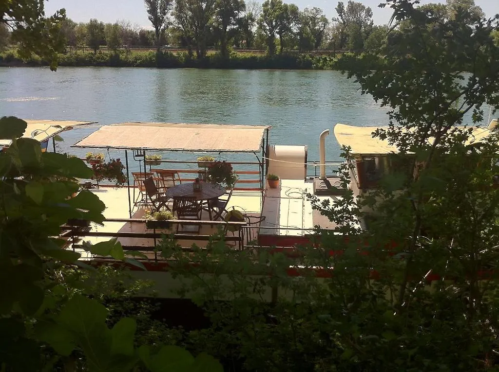 Peniche Le Hasard Bed & Breakfast Villeneuve-les-Avignon