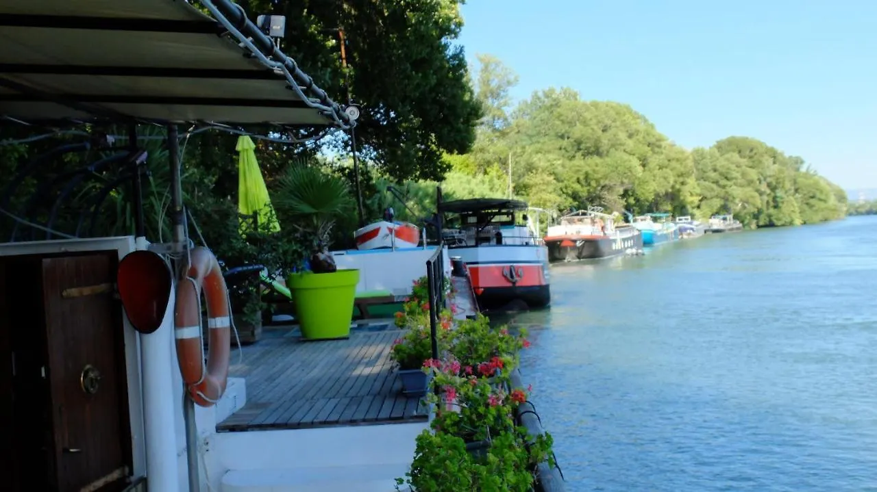 Peniche Le Hasard Bed & Breakfast Villeneuve-les-Avignon