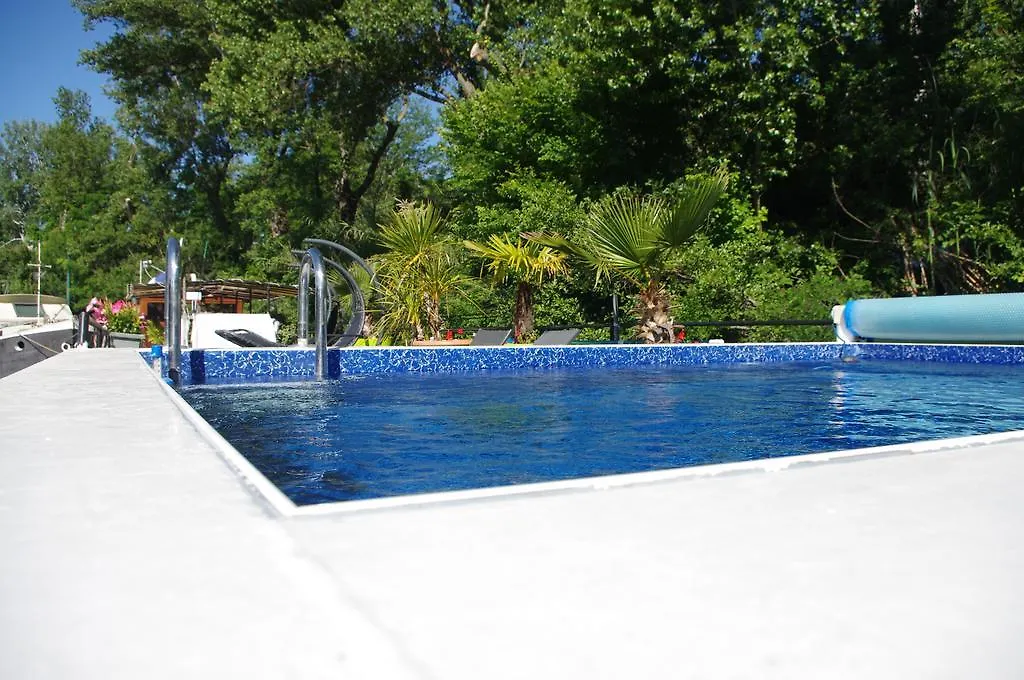 Peniche Le Hasard Bed & Breakfast Villeneuve-les-Avignon