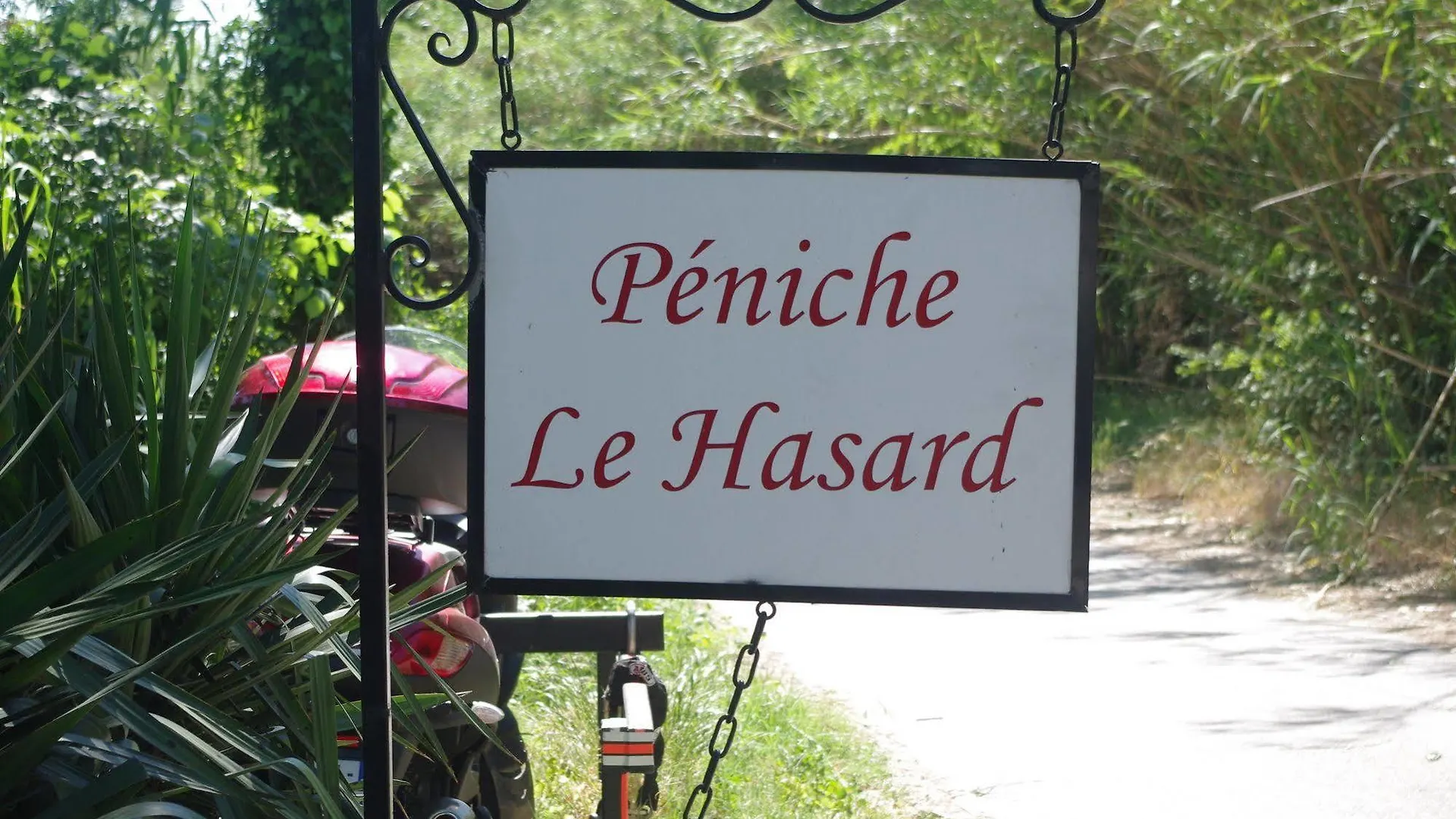 Peniche Le Hasard Bed & Breakfast Villeneuve-les-Avignon 5*,